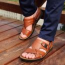 Sandália Masculina de Couro Confortável